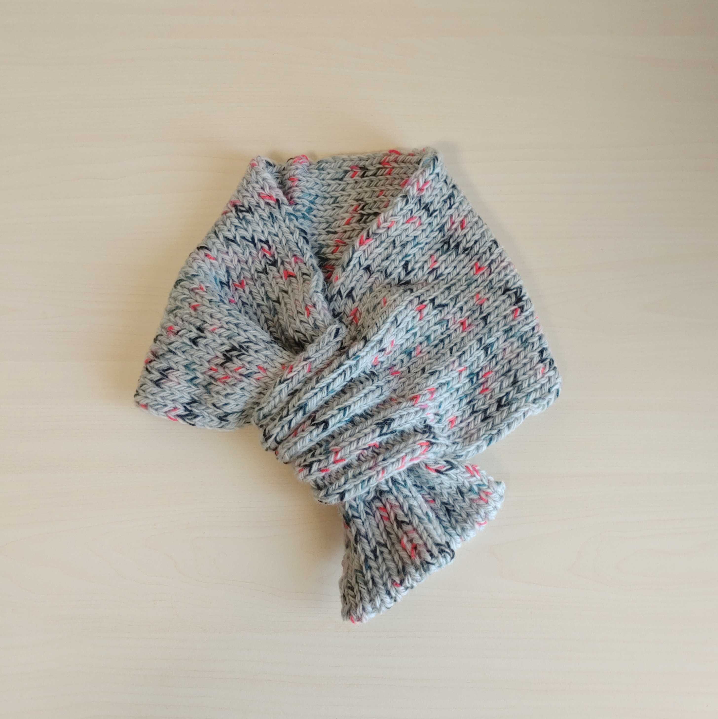 コンパクトマフラー　グレー