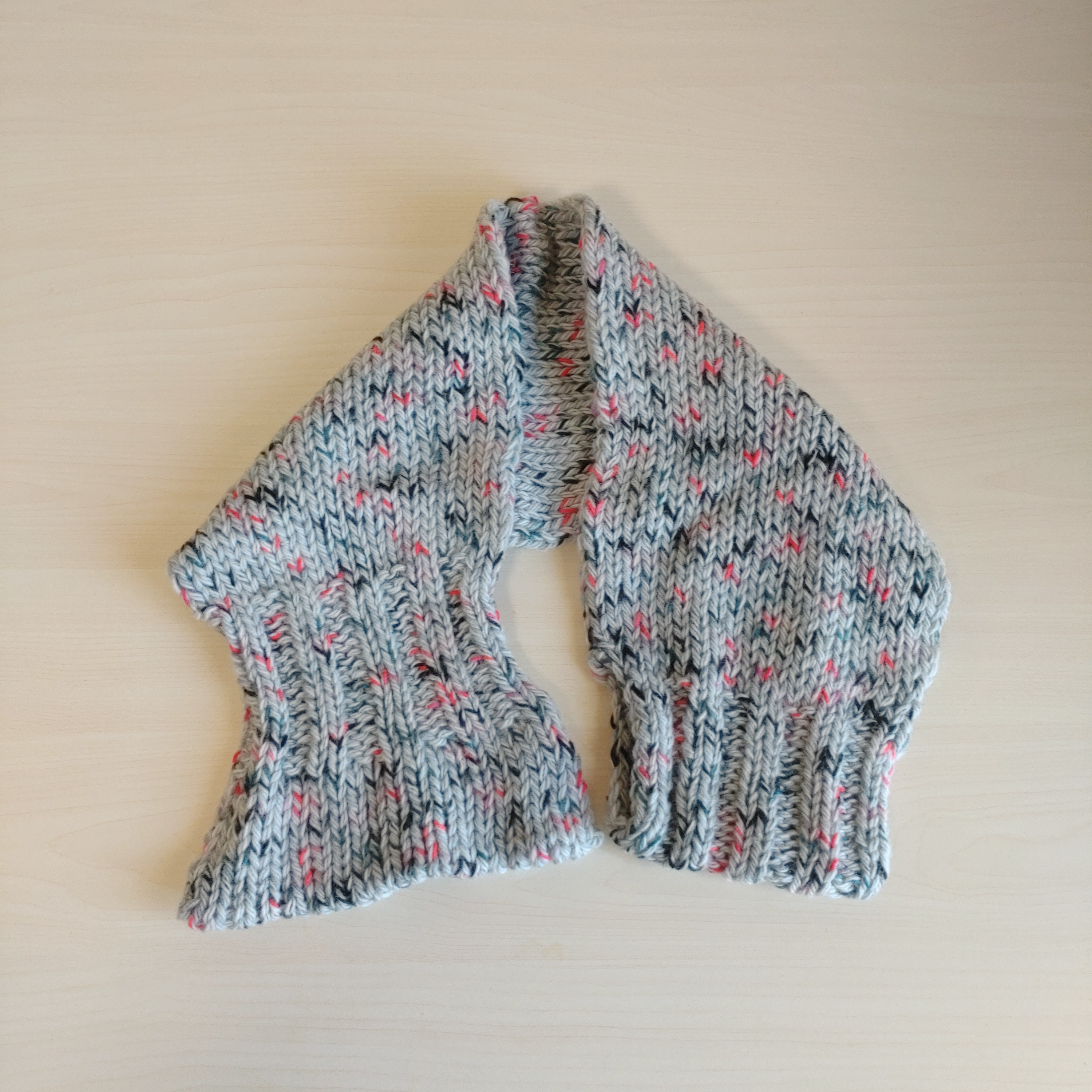 コンパクトマフラー　グレー