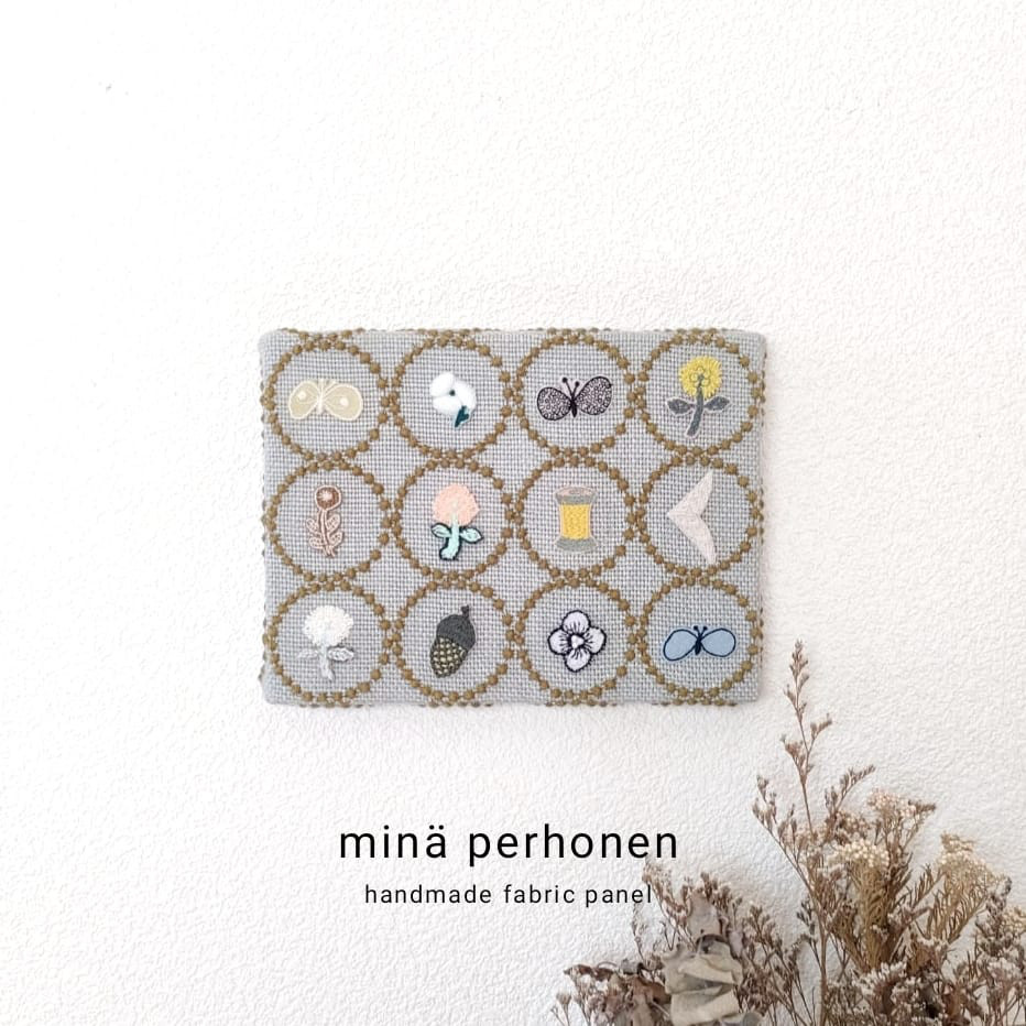 ミニ　ファブリックパネル　ミナペルホネン　タンバリン　ブラウン　秋　冬　北欧　インテリア　冬支度　刺繍　プレゼント 6,497円