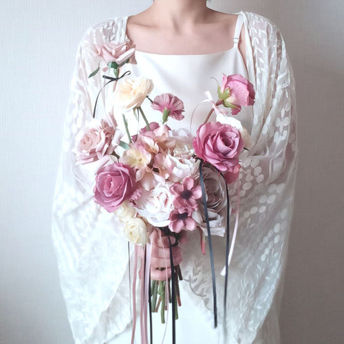 モーヴピンクのバラとリボン ウェディングブーケ 造花 アーティ