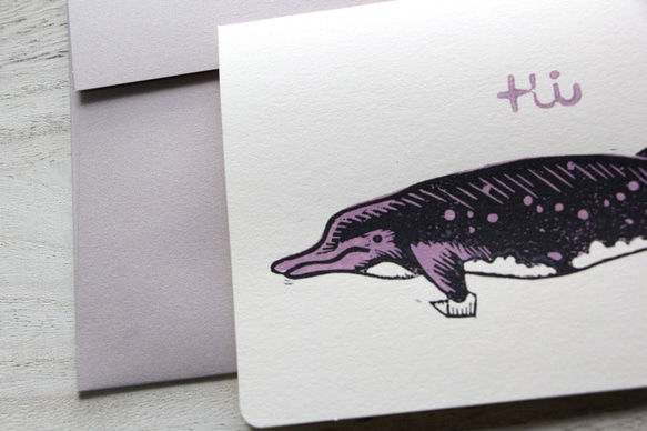 ツチクジラの版画グリーティングカード　パープル 2枚目の画像