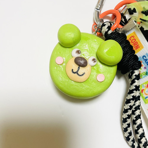 じゃらじゃらキーホルダー バッグチャーム キーホルダー 黄緑 くま