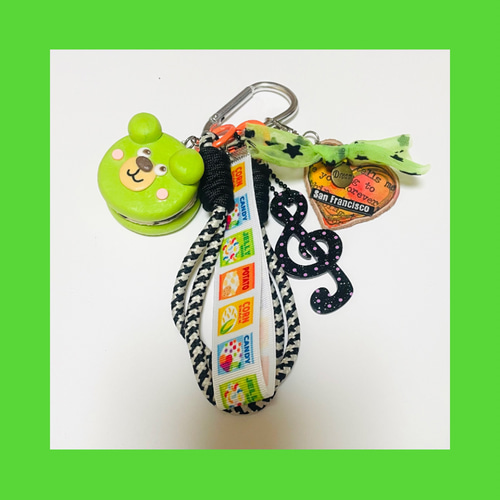 グリーン♪キーホルダー バッグチャーム じゃらじゃらキーホルダー バッグチャーム キーホルダー 黄緑 くま