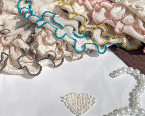 くすみ・ニュアンスカラー//つぶつぶ生地のフリルスタイ カラフルリブ