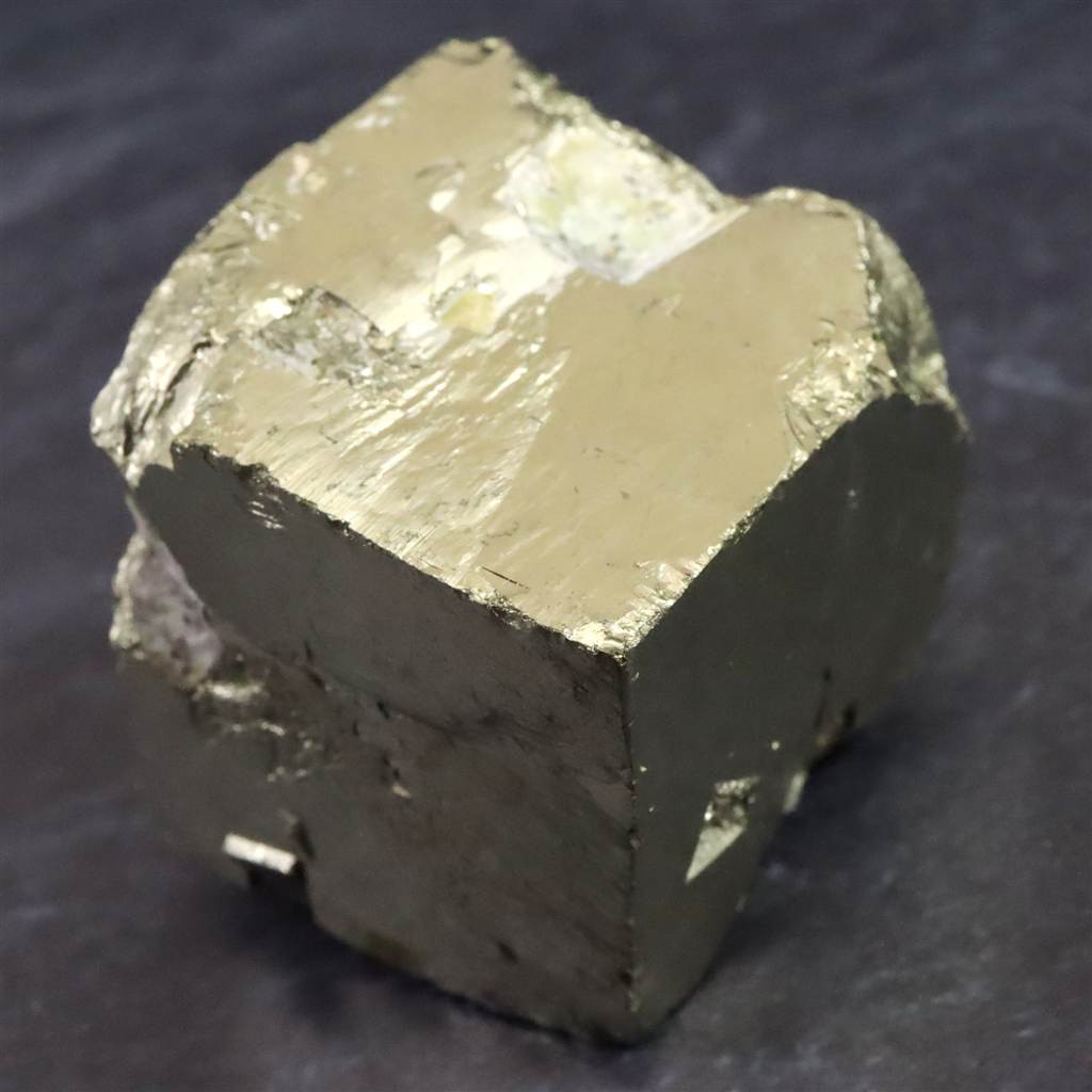 スペイン産 パイライト 黄鉄鉱  36mmキューブ 193.1g #64674