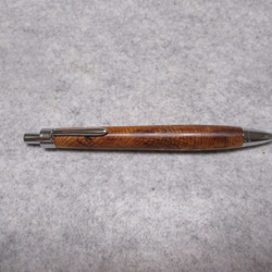 木軸ボールペン　パトリオット なめら松　金蘭杢　国産 肥松(赤松) 金襴杢 幻の「なめら松」 蜜蠟ワックス仕上げ 回転式ロング