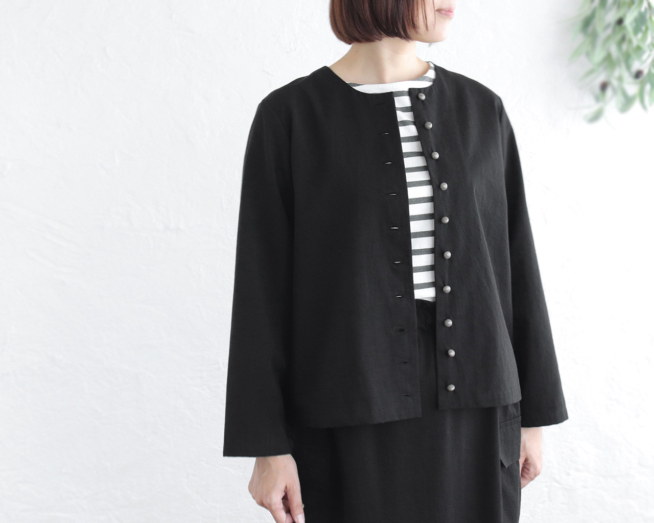 落ち着いた大人カジュアル✦ 東炊きコットンツイル ノーカラージャケット（ブラック）CO13　選べるボタン