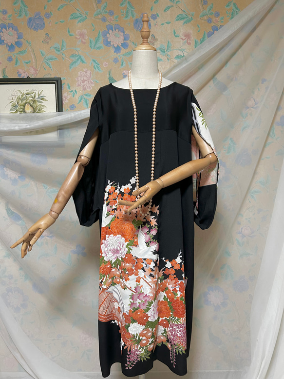 銀糸縫い取り 百花繚乱 黒留袖ドレス ケープスリーブ＆リボンベルト