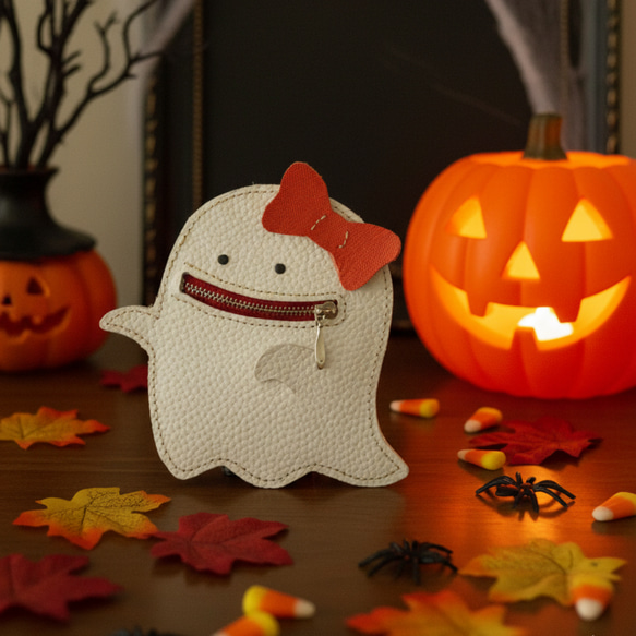 ハロウィンに！本革レザー・いたずら好きな王冠を拾ったオバケくんのカード＆コインケース　ミニポーチ　ストラップ取り付け可能 13枚目の画像