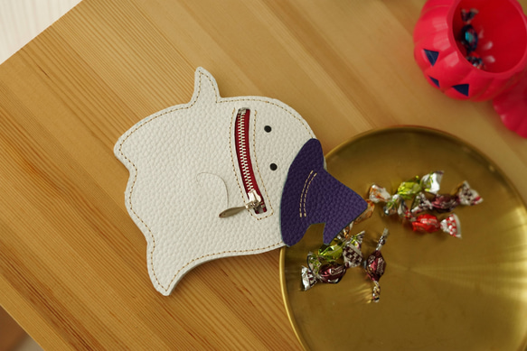 ハロウィンに！本革レザー・いたずら好きなリボンでおめかしオバケちゃんのカード＆コインケース　ストラップ取り付け可能 9枚目の画像