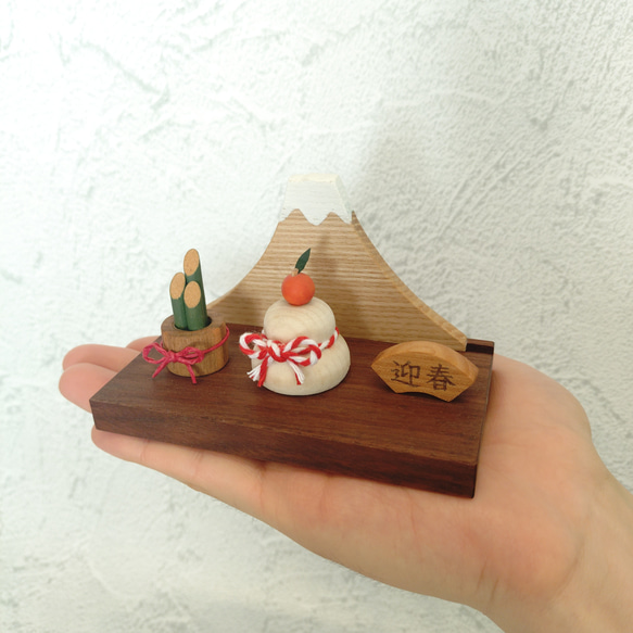 手のひらにちょこんと鏡もち・門松のお正月セット 木製／鏡餅／正月飾り／門松／富士山／縁起物 2枚目の画像