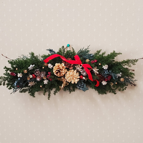 クリスマスリース 壁掛け アレンジ ♬フリルレース使用♬ 2日以内発送 「クリスマス2025」変形クリスマスリース 壁掛けリース