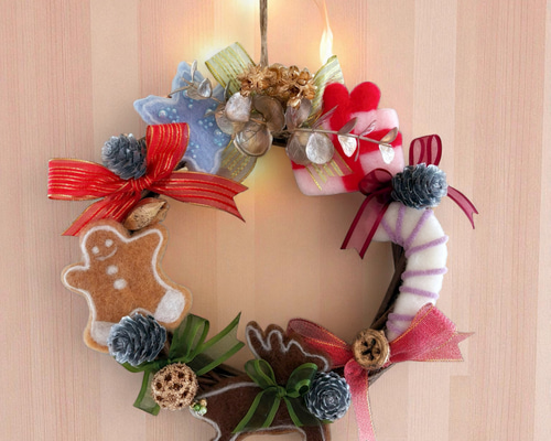 羊毛フェルトの手作りリース｜大人かわいいクリスマスインテリア