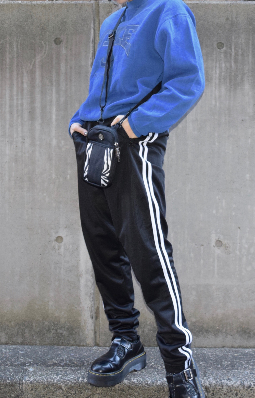 SIDE 2LINE JERSEY TAPERD PANTS　パンツ　黒　カジュアル 4,224円