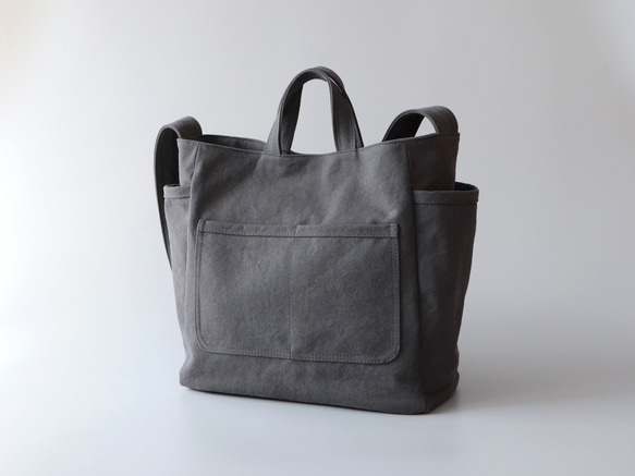 ラフショルダー＊柔らかく体に馴染む２Way大容量（チャコール） 4枚目の画像