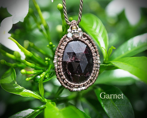 ガーネットマクラメネックレス ファセットカット☆ガーネット☆マクラメネックレス2132 ネックレス