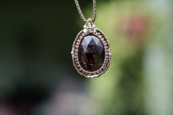 ファセットカット★ガーネット★マクラメネックレス2132 6枚目の画像