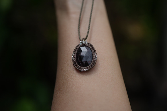 ファセットカット★ガーネット★マクラメネックレス2132 7枚目の画像