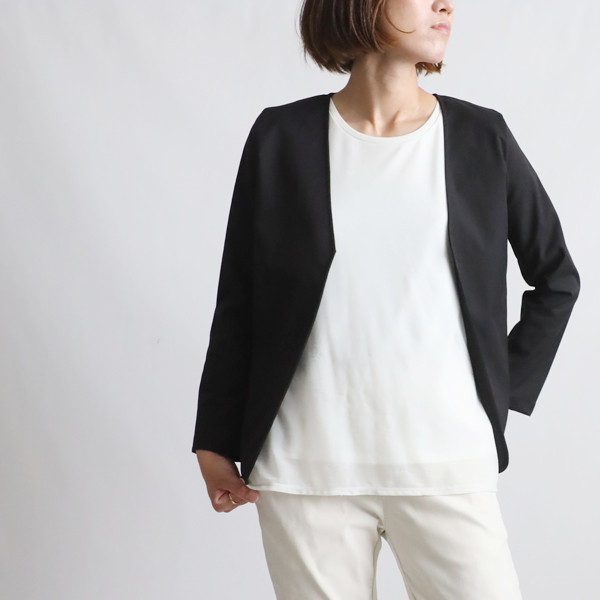 春うららＳＡＬＥ　上品フォーマルにもなる　ノーカラージャケット　伸縮ストレッチ　シンプル ブラック　K51 6,083円