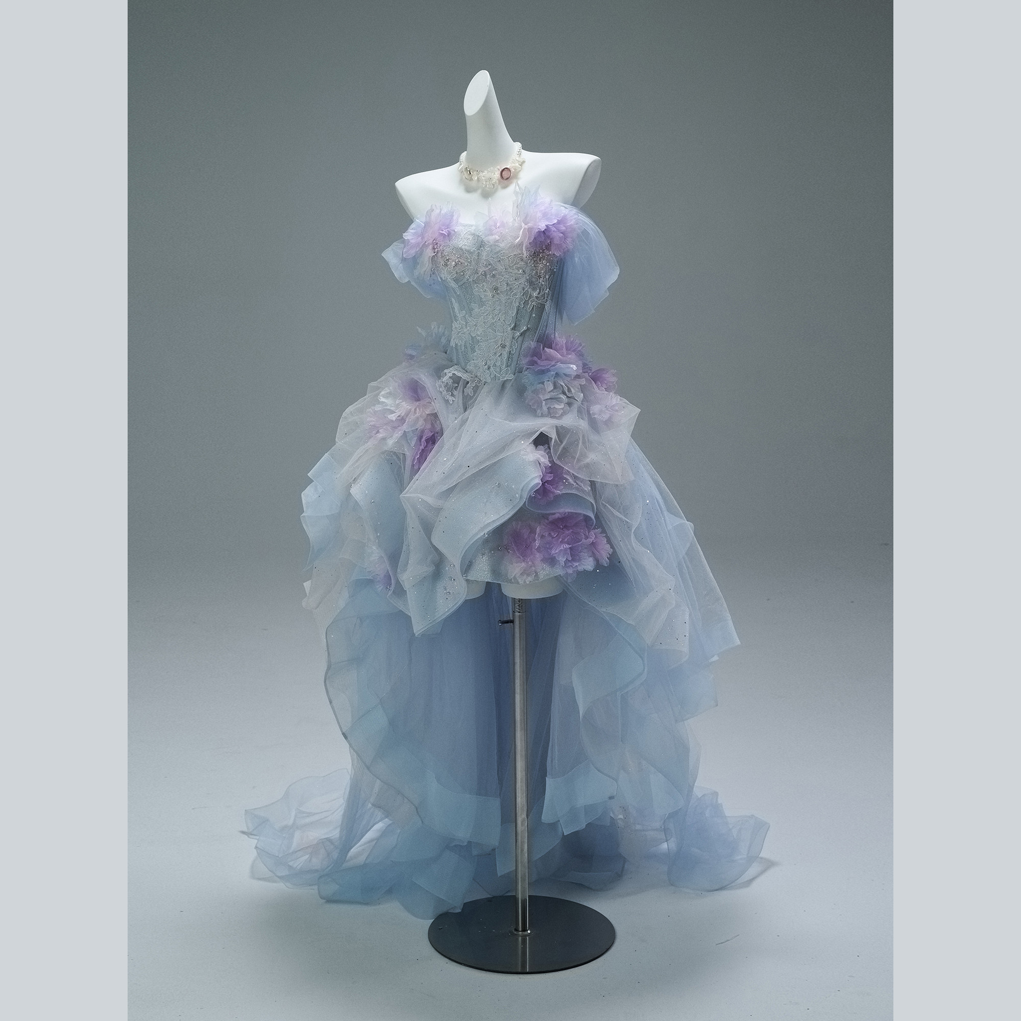 豪華 薄青 ふわふわ 裾引き オフショルダー ウェディングドレス パーティー 演奏会 二次会 前撮り 披露宴 AK108