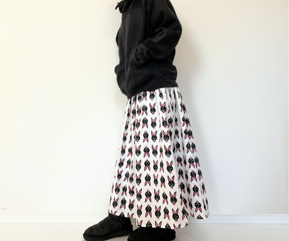 送料無料】北欧＊黒うさぎ柄ロングスカート＊ポケット付＊ウエストゴム