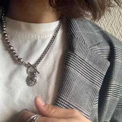 ーasymmetry pearl necklaceー　サージカルステンレス　パールネックレス　ネックレス 3枚目の画像