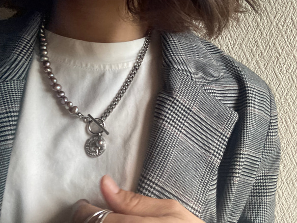 ーasymmetry pearl necklaceー　サージカルステンレス　パールネックレス　ネックレス 3枚目の画像
