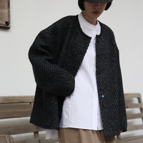 上質に寄り添う、ツイードの羽織りジャケット イタリア産上質ウール