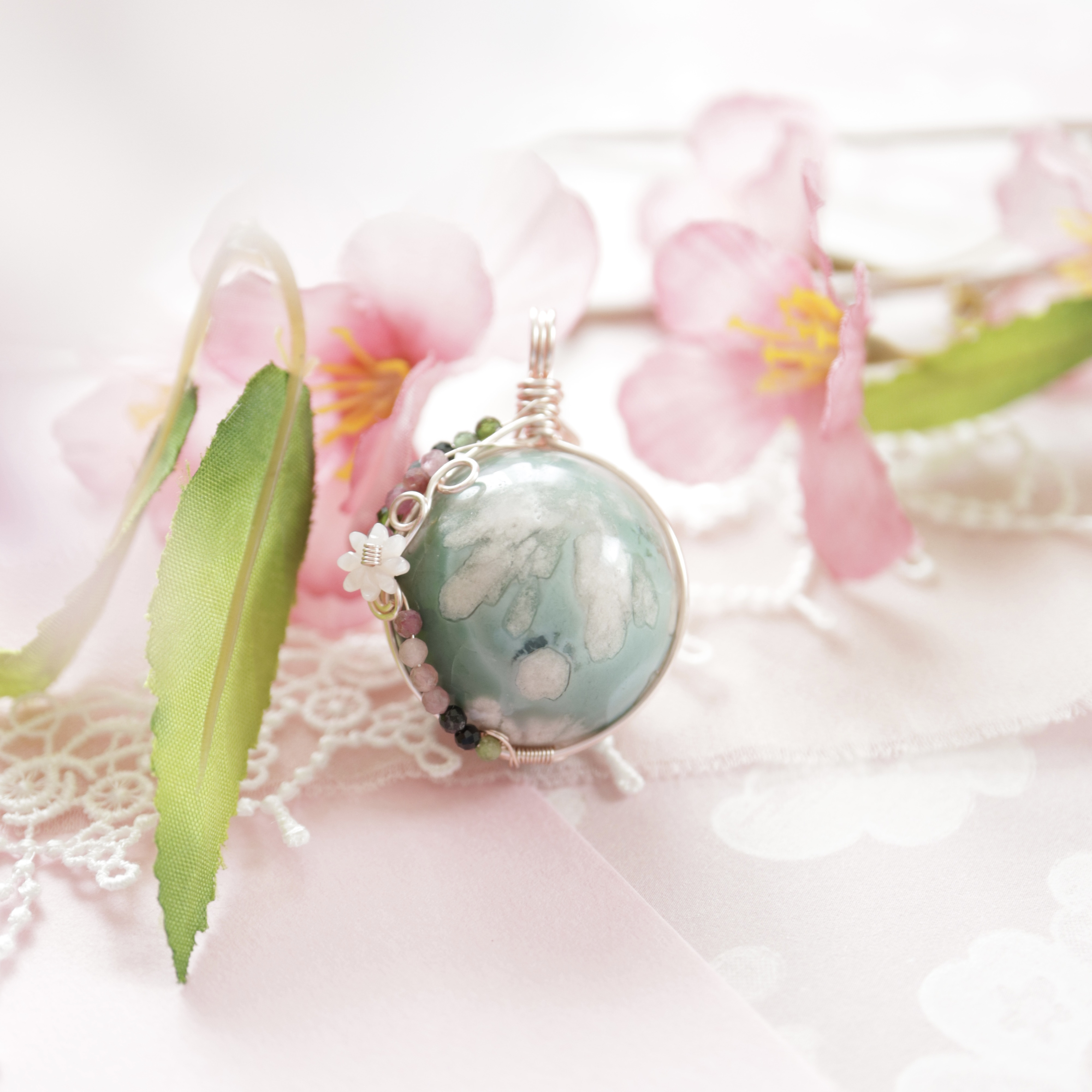 【1点もの】緑桜瑪瑙《しだれ桜の夢》｜天然石ペンダント