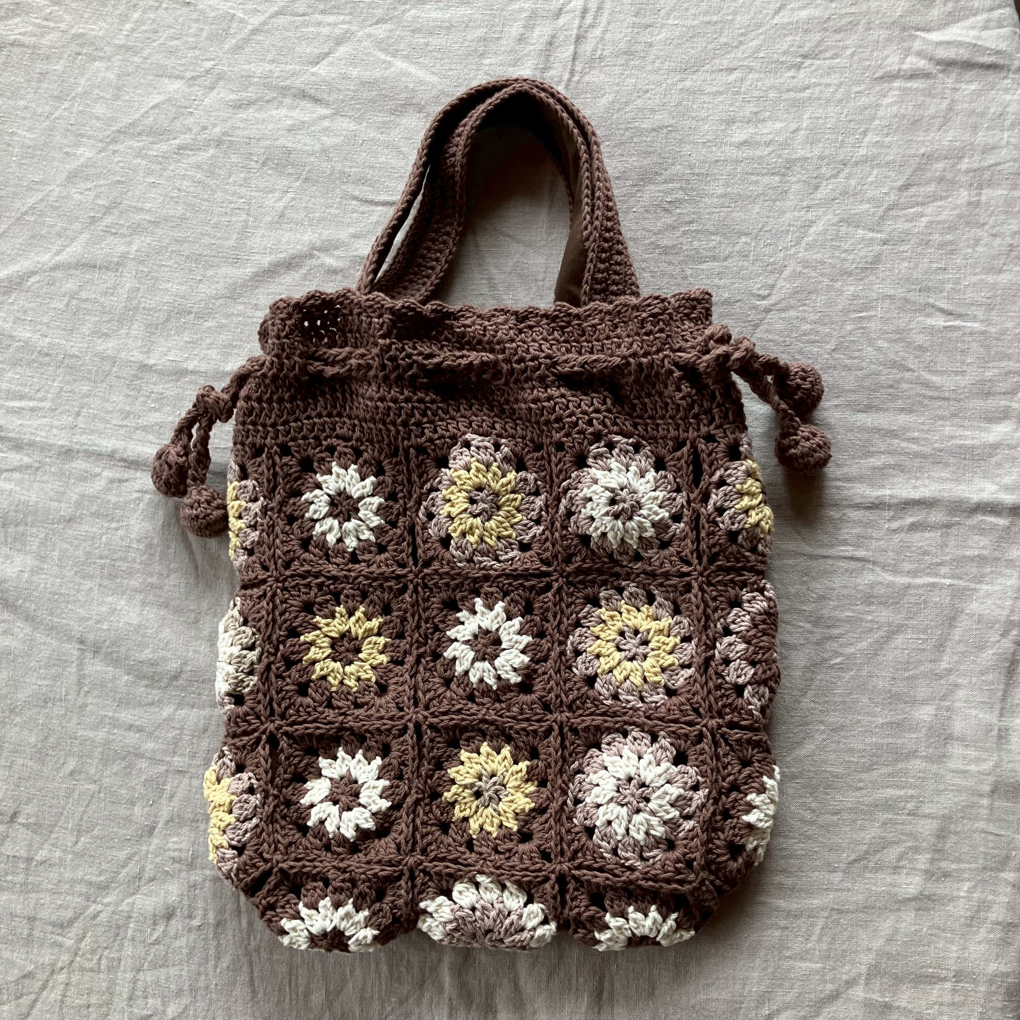コットン100%糸　モチーフ編みのトートバッグ　ショルダーバッグ　巾着型