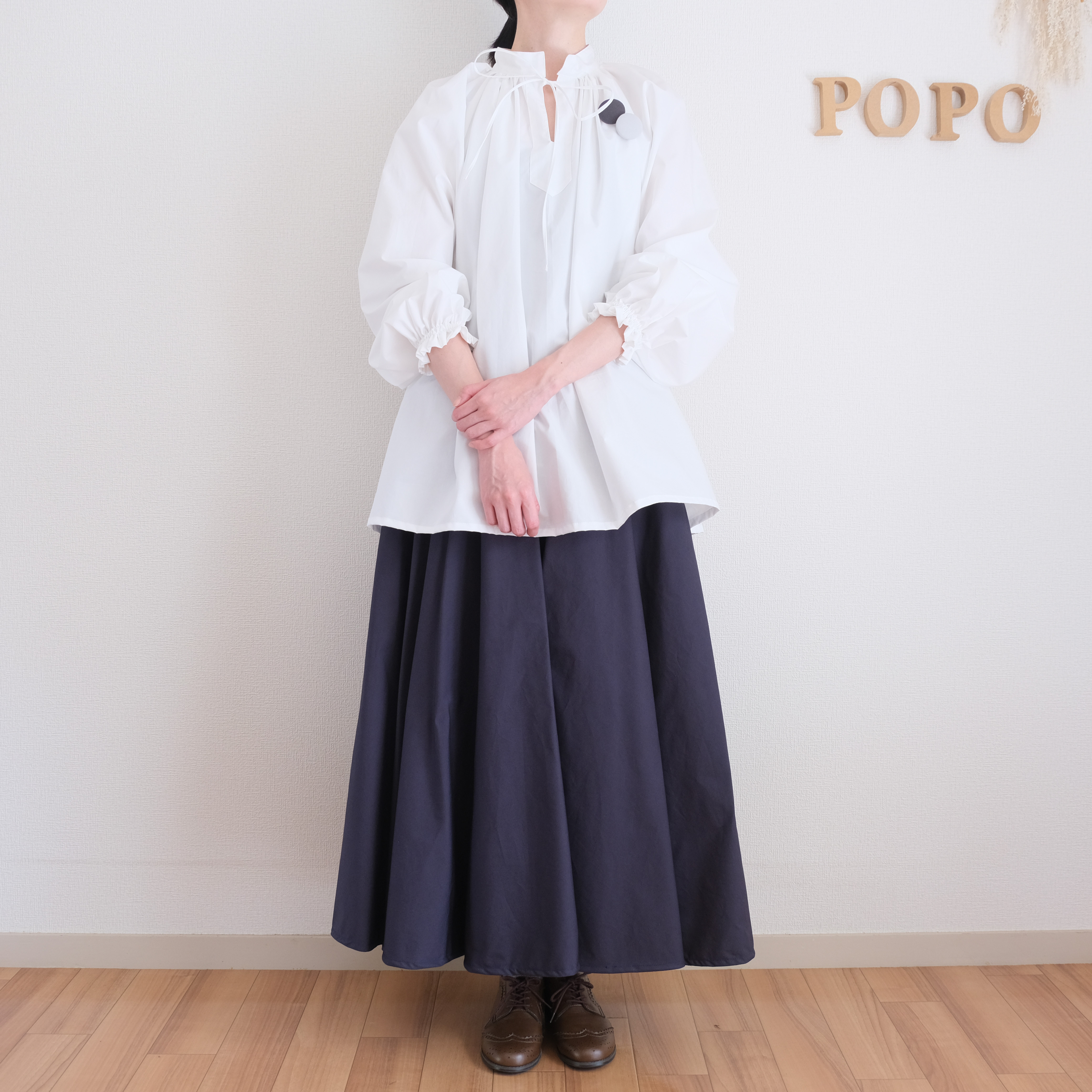 袖口フリルラグランチャーチブラウス　ホワイト　長袖