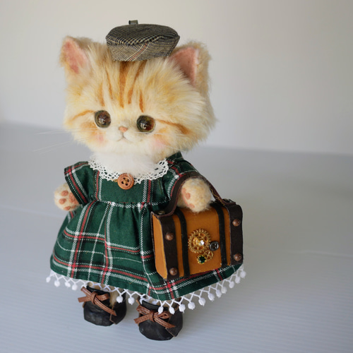 アートドール トラ猫 羊毛フェルト フェイクファー テディキャット 本