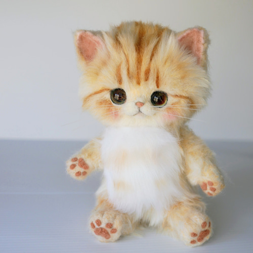 アートドール トラ猫 羊毛フェルト フェイクファー テディキャット 本
