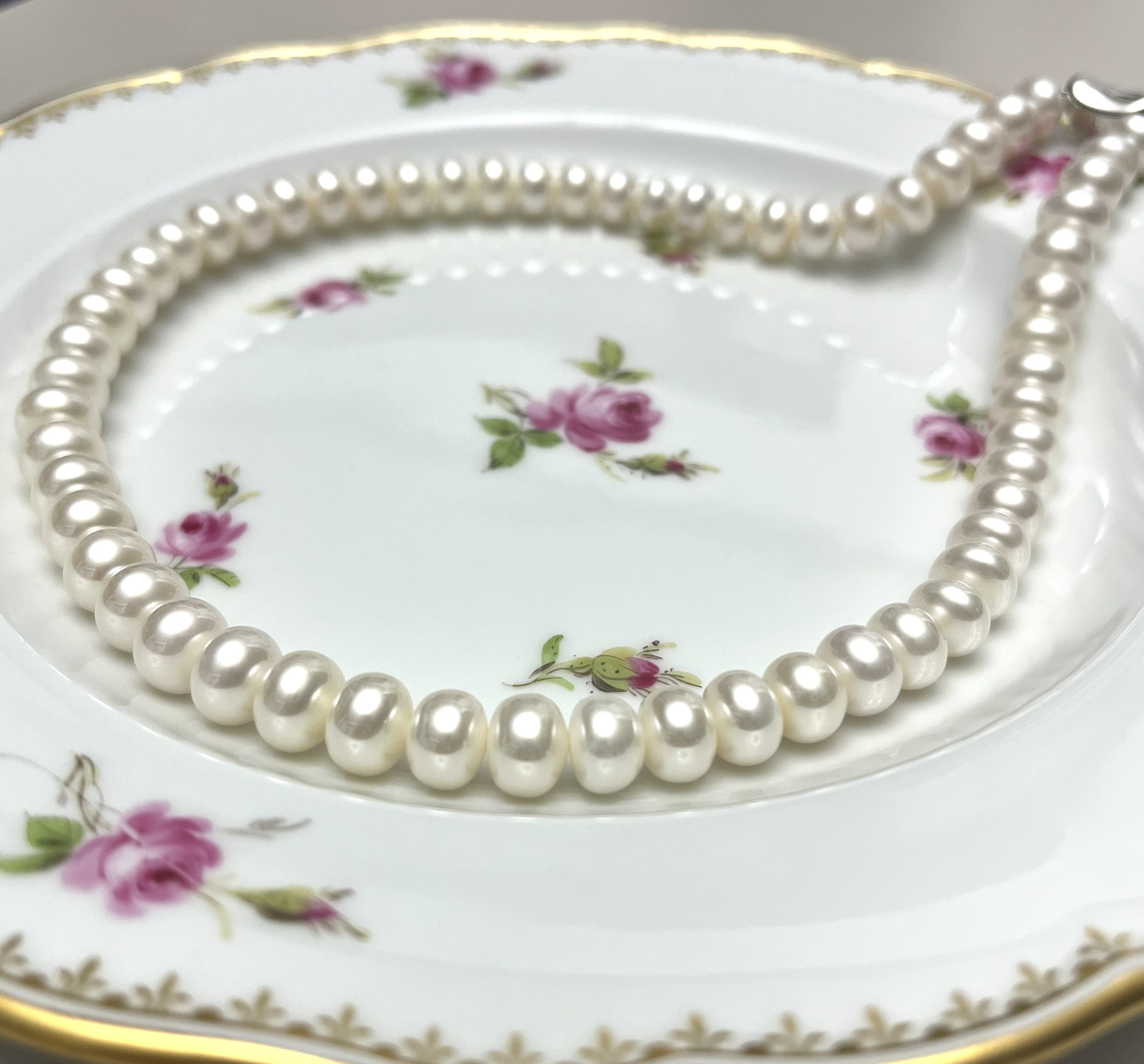 【本真珠ネックレス／特品ランク】照り艶美ポテト型 約8mm／シルバー925留め具／上品フォーマル 43cm