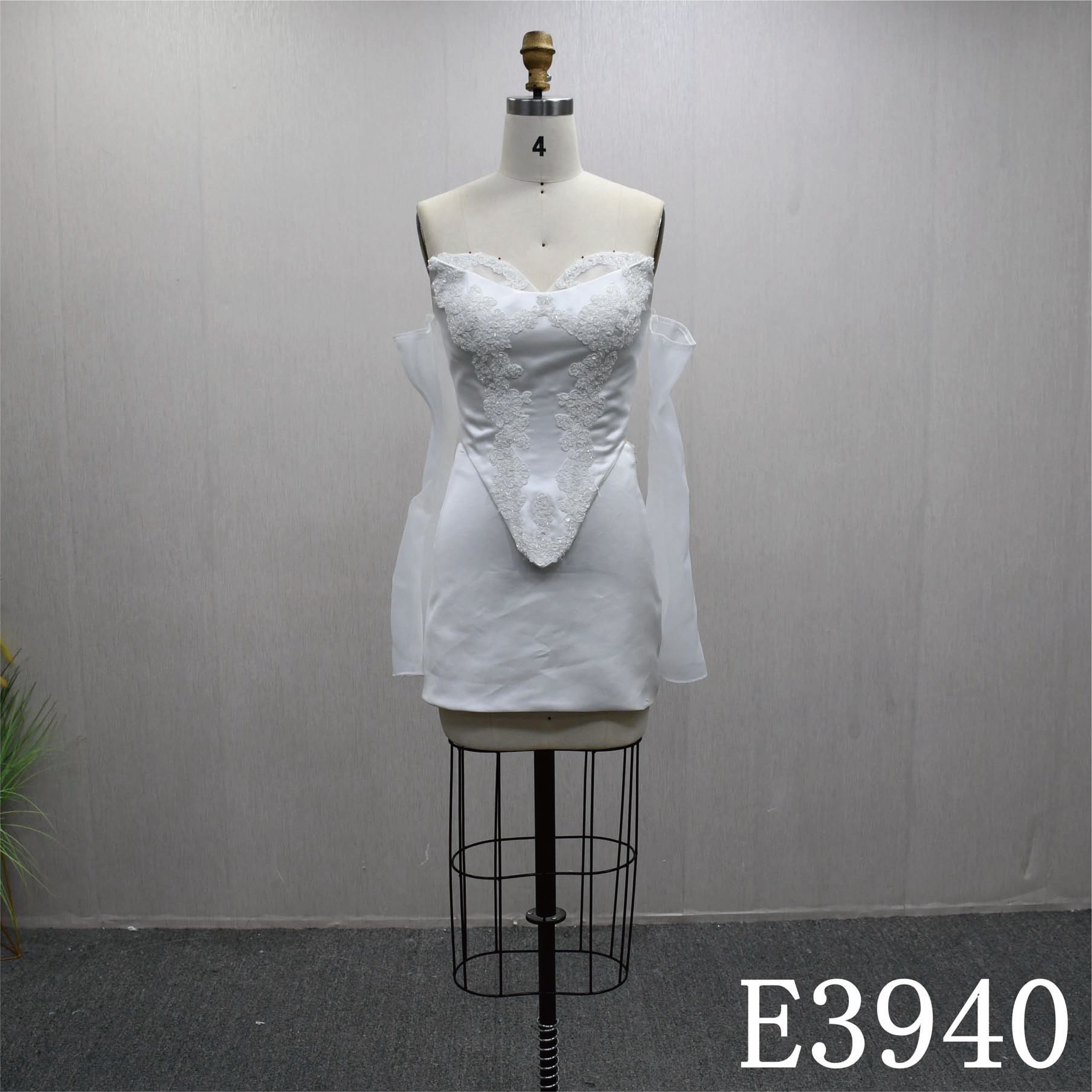 ミニドレス　オーガンジーサテン　レース付き　オフショルダー編み上げ　セパレート　卒業式成人式パーティーコンテスト　フレア