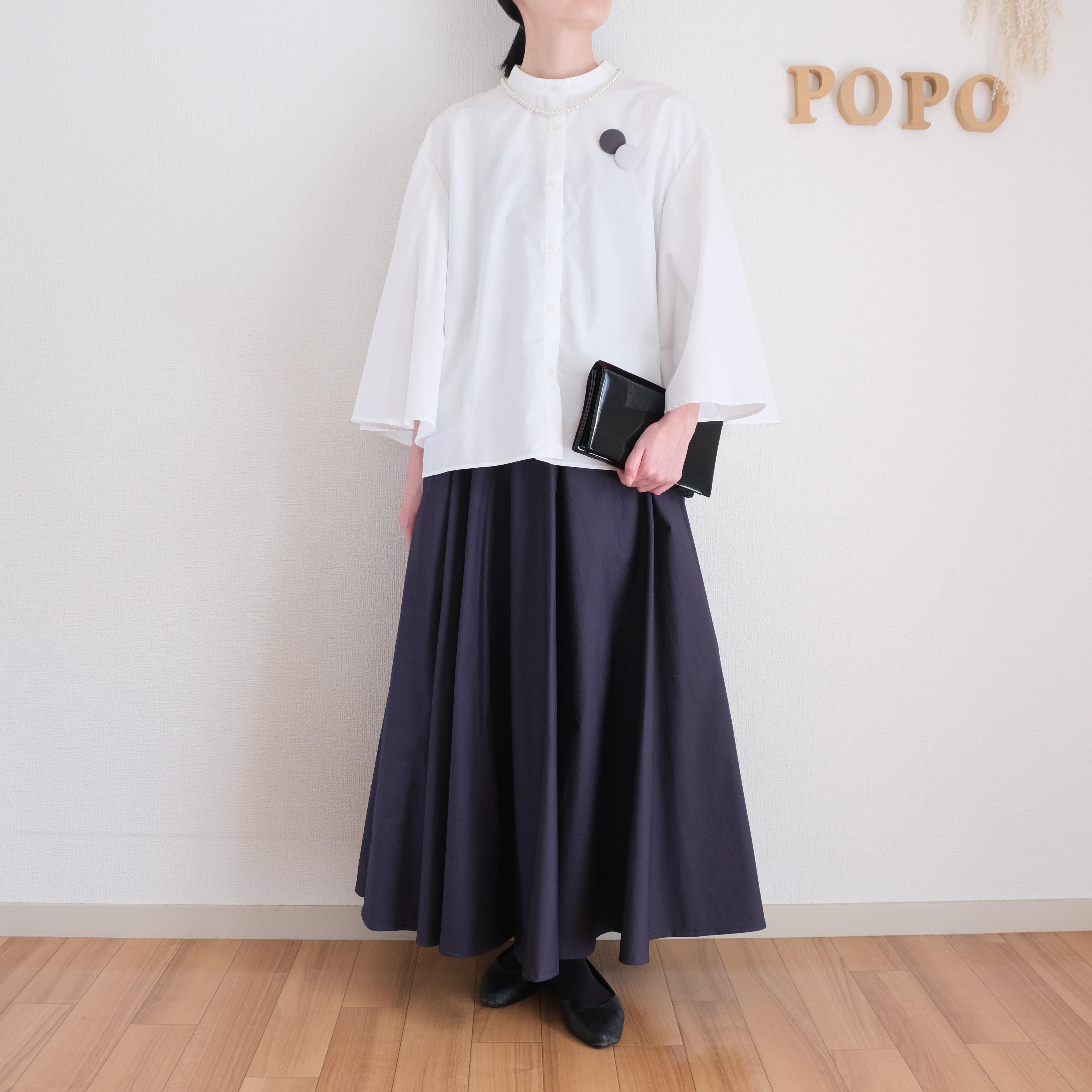 卒業入学にも◎洗えるセットアップ　バンドカラーフレアスリーブブラウス（ホワイト）＆サーキュラースカート（ネイビー濃紺）