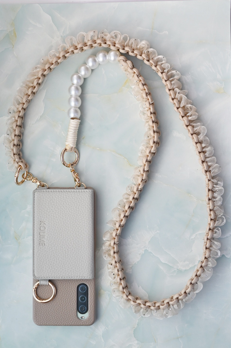 上品きれいめスマホショルダーストラップ　チュール　リボン　フリル　ベージュ　アイボリー　大人可愛いパラコード　結婚式