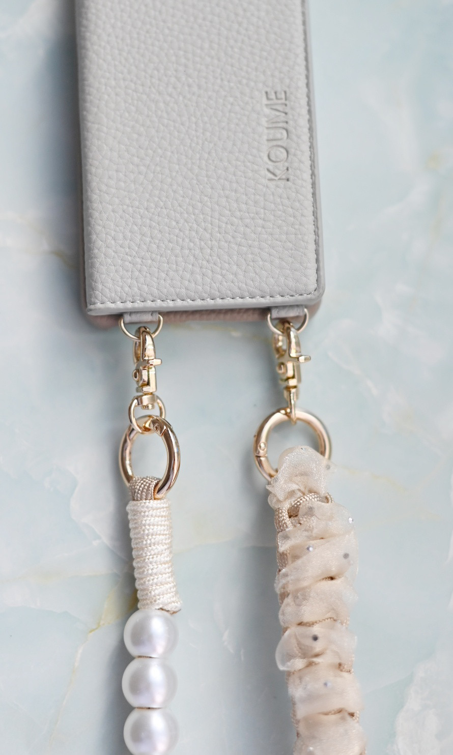 上品きれいめスマホショルダーストラップ　チュール　リボン　フリル　ベージュ　アイボリー　大人可愛いパラコード　結婚式