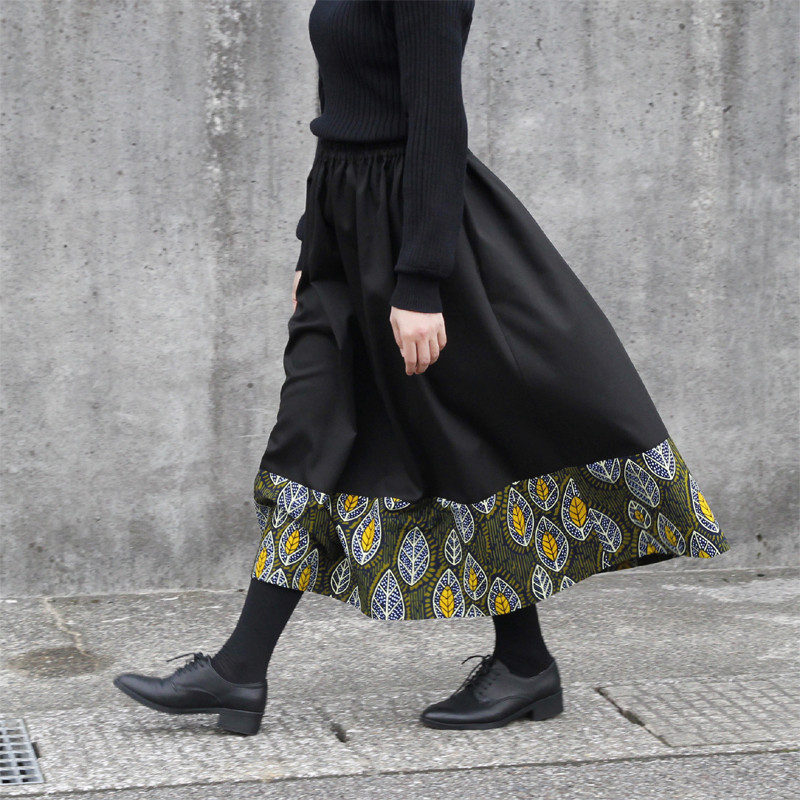 上品で丈夫「 アフリカンプリント × チノ 」２種類の生地を合わせた ロングスカート サイドポケット付き！ アフリカ布