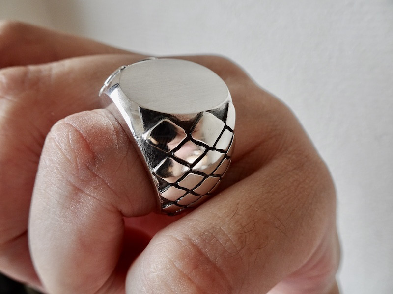 仁尾彫金『パイソン楕円の印台リング、ヘアライン』ハンドメイド494