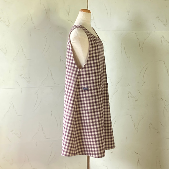 パープル・チェック　綿麻ワッシャー　横ボタンのふんわりスッキリフレアーエプロンドレス　ML　着丈98 3枚目の画像