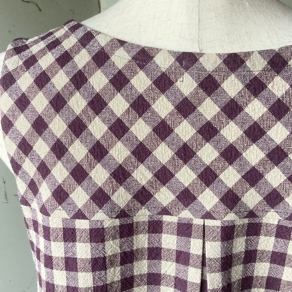 パープル・チェック　綿麻ワッシャー　横ボタンのふんわりスッキリフレアーエプロンドレス　ML　着丈98 7枚目の画像