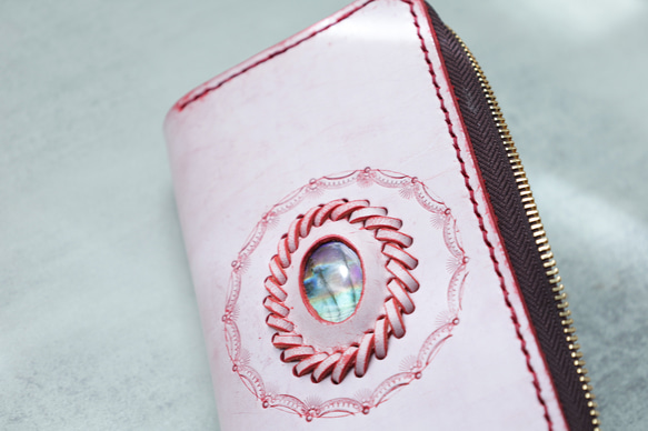 「天然石×皮革組合」拉鍊風琴「長皮夾」收納容量超強 第12張的照片