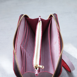 「天然石×皮革組合」拉鍊風琴「長皮夾」收納容量超強 第8張的照片