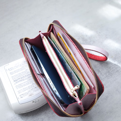 「天然石×皮革組合」拉鍊風琴「長皮夾」收納容量超強 第10張的照片