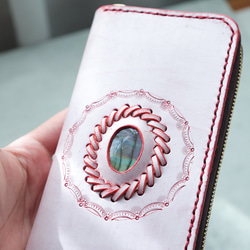 「天然石×皮革組合」拉鍊風琴「長皮夾」收納容量超強 第4張的照片