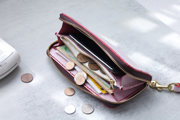 「天然石×皮革組合」拉鍊風琴「長皮夾」收納容量超強 第11張的照片