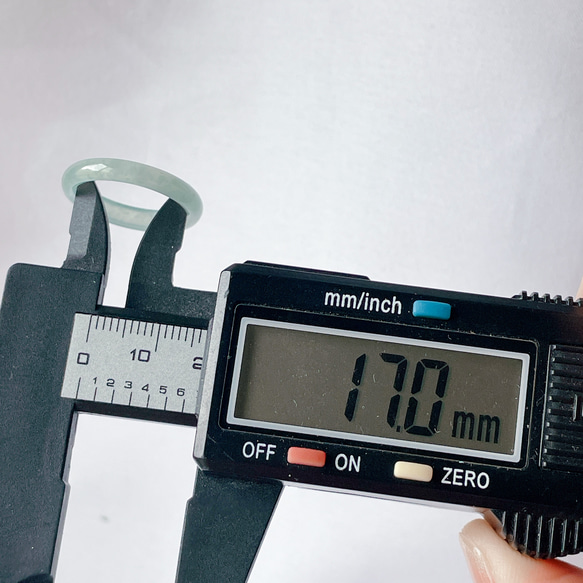 【新入荷】本翡翠保証‼️天然A貨無処理本翡翠くり抜きリング　藍水13号　T09009 7枚目の画像