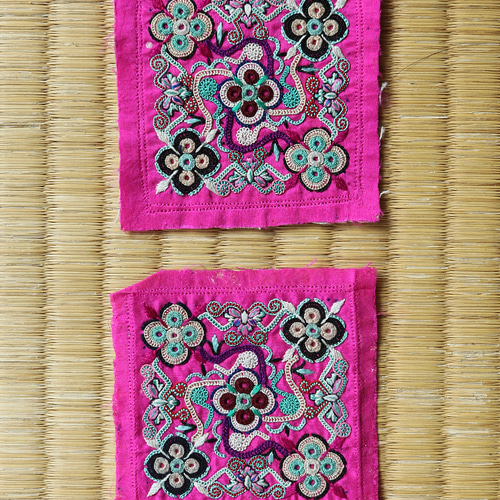 ミャオ族 蝴蝶刺繍 パネル布｜手仕事 民族刺繍 一点物 花と蝶 モチーフ