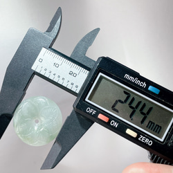 【新入荷】本翡翠保証‼️天然翡翠両面彫刻平安ボタンペンダントトップ　緑色 7枚目の画像